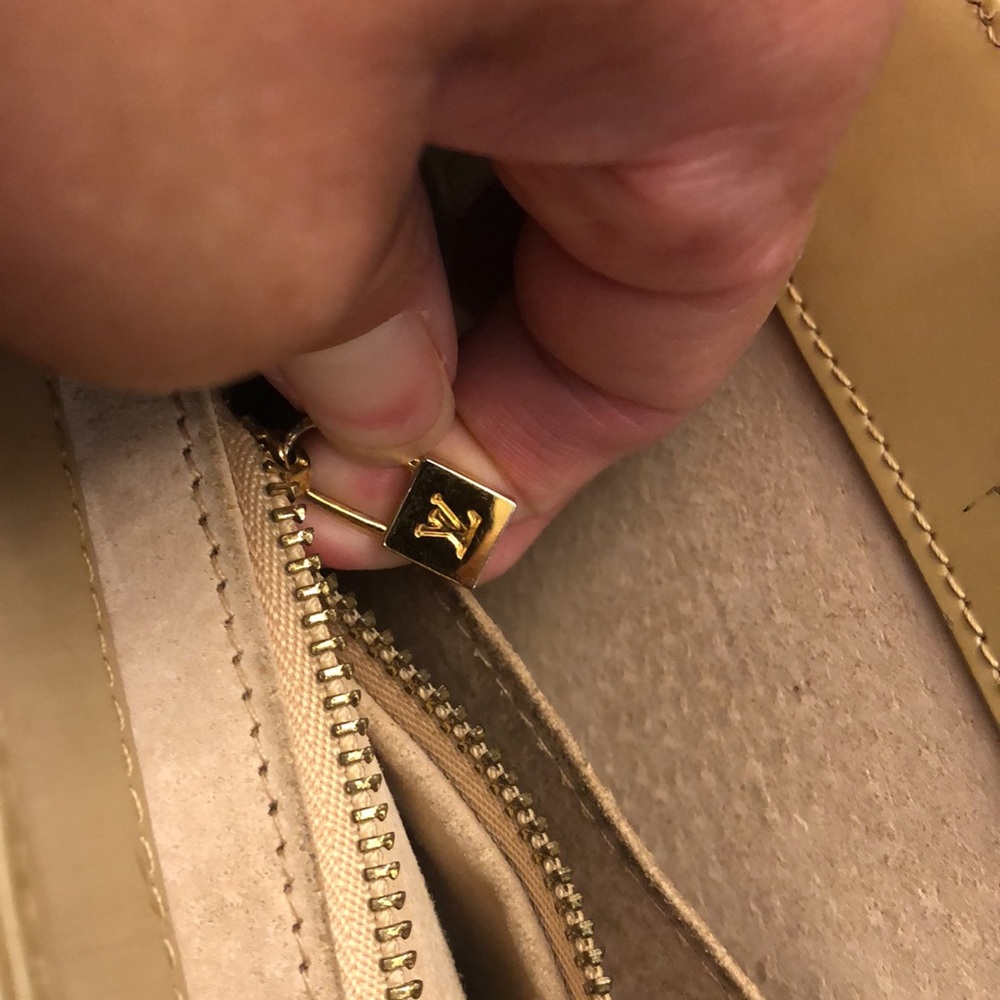 Louis Vuitton Monogram Vernis Yellow Leather Tote - Picture 8 of 12